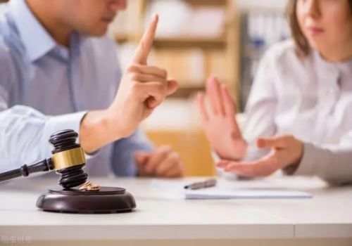孩子刚满月女方提离婚不要孩子咋办